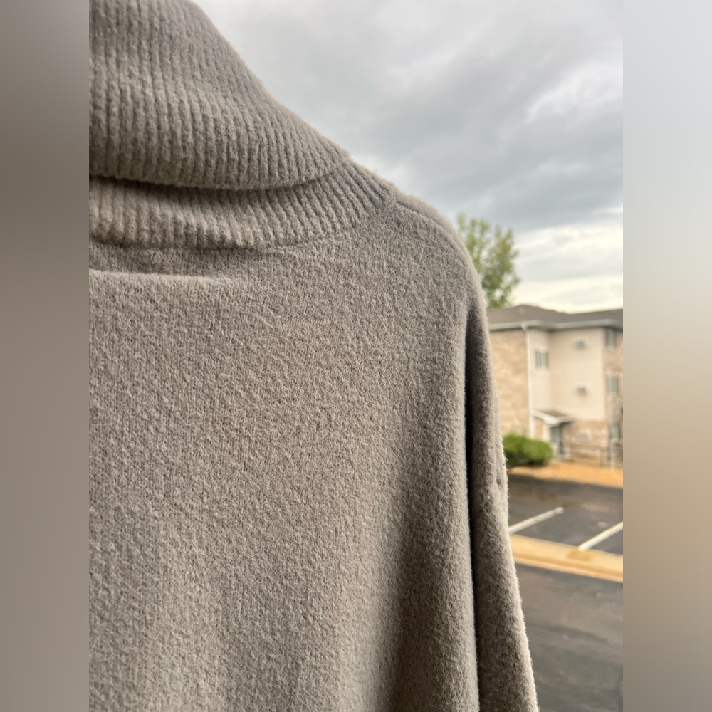 🆕Rain + Rose Soft Plush Cozy Balloon Sleeve Pullover Sweater Gray Women’s Size S - Picture 10 of 15